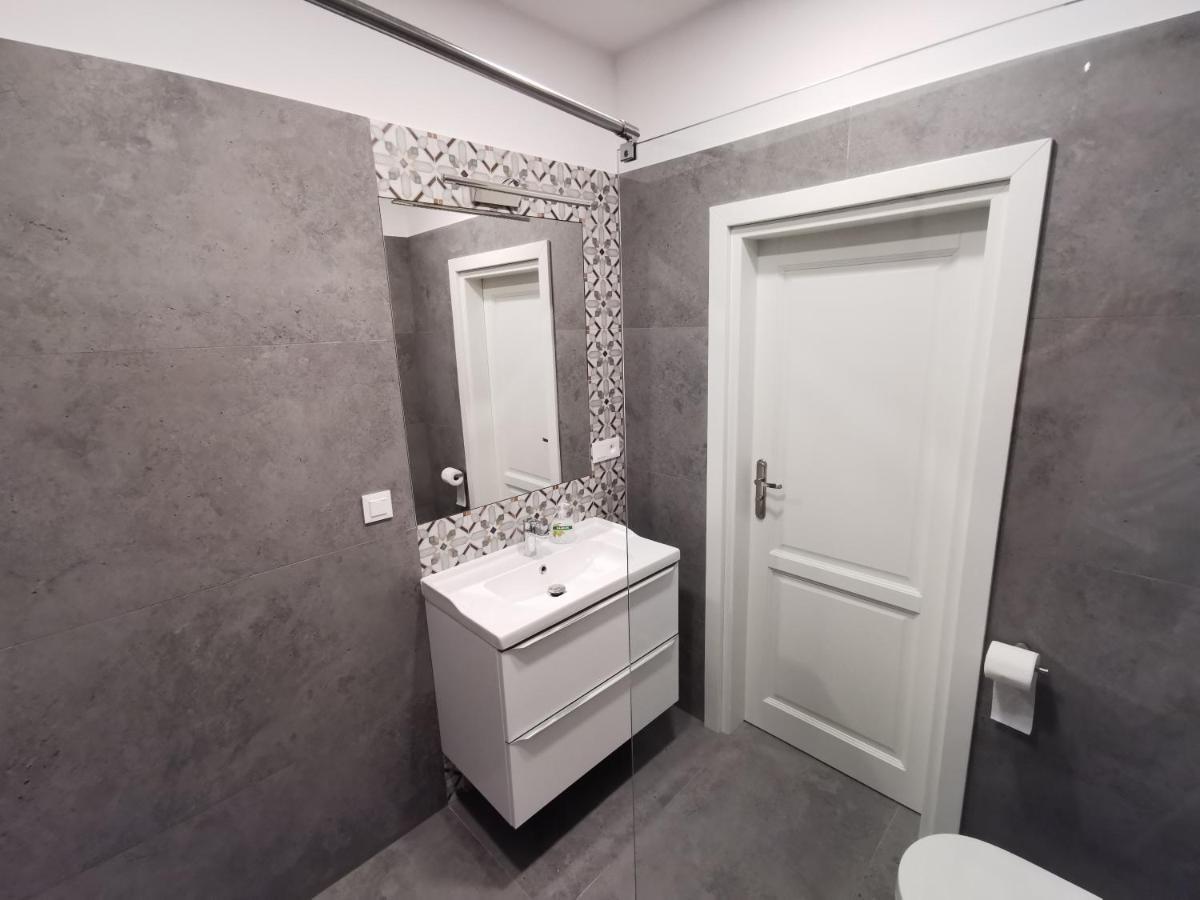 Nowe Apartamenty Zamkowa Vis A Vis Wawelu 크라쿠프 외부 사진